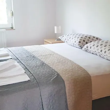 Sea View Elena Apartman *